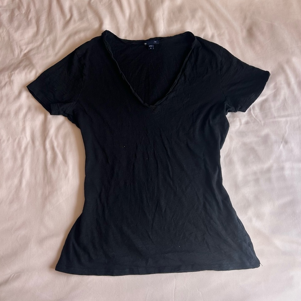 Gap Black V-Neck Tee – Size Medium